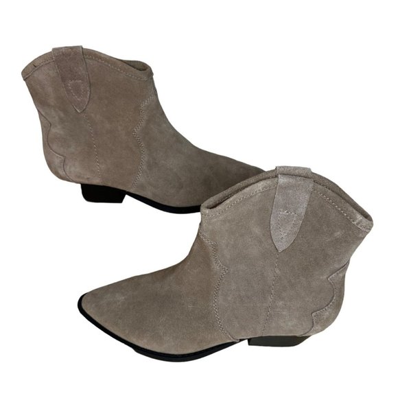 Chelsea & Violet Women's Goldy Tan Suede Ankle Low Heel Western Style Boots Size - Picture 4 of 8